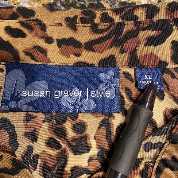 A Susan Graver casual animal print long sleeve button up regular size shirt XL - Picture 3 of 4